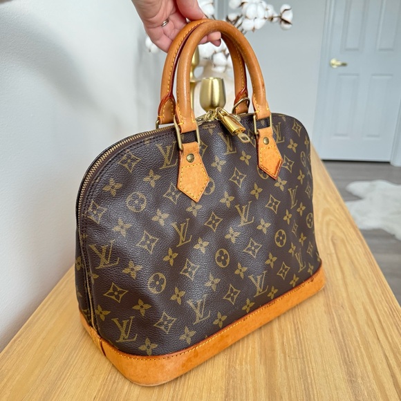 ✅AUTHENTIC✅LOUIS VUITTON ALMA PM - Picture 4 of 14